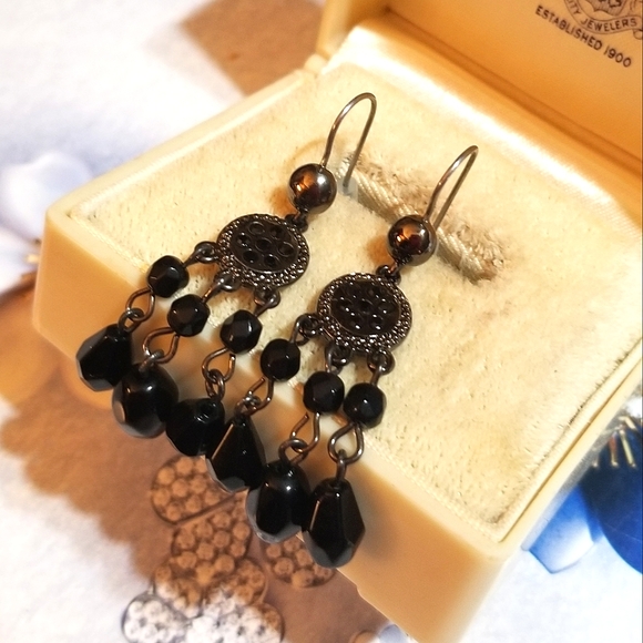 NEW Premier Designs Black Crystal Dangle Earrings - Picture 3 of 7